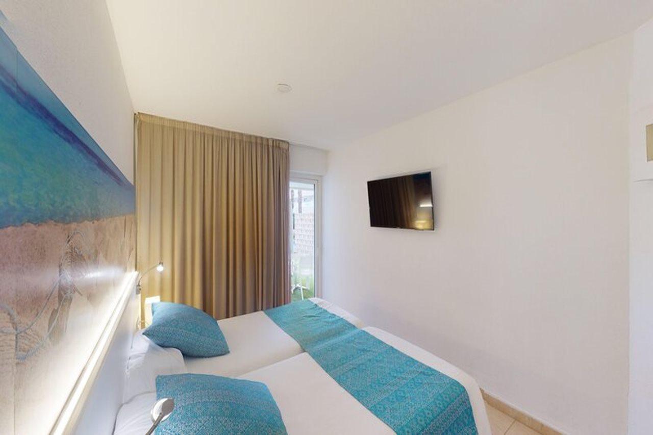 Aparthotel Tropic Garden Santa Eularia des Riu Dış mekan fotoğraf