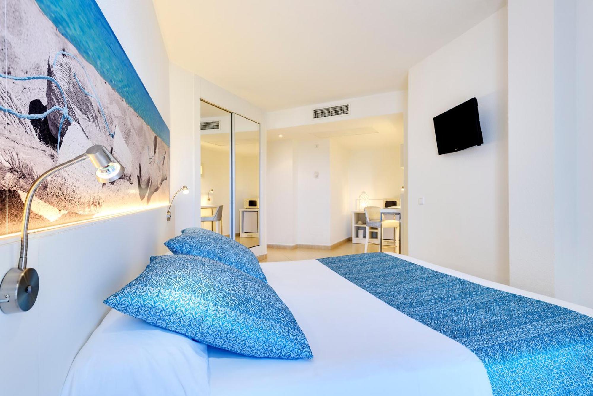Aparthotel Tropic Garden Santa Eularia des Riu Dış mekan fotoğraf