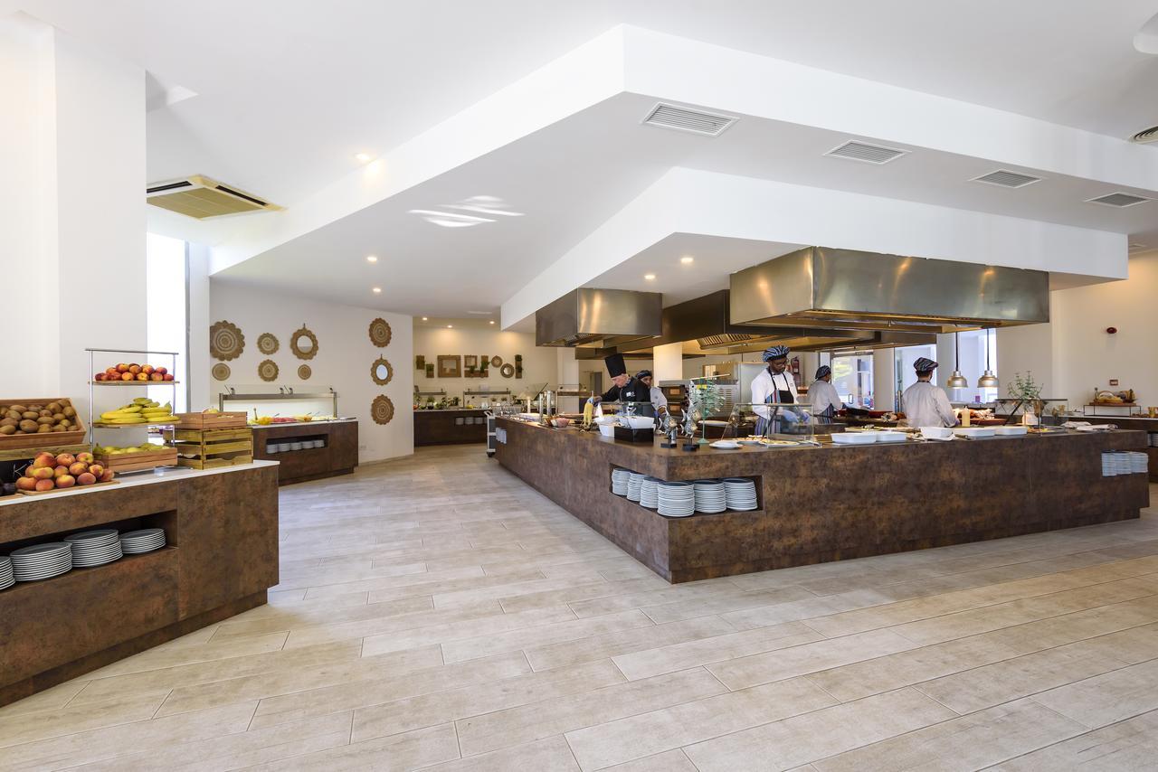 Aparthotel Tropic Garden Santa Eularia des Riu Dış mekan fotoğraf